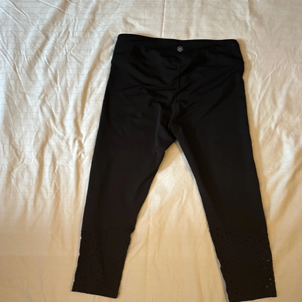 GAIAM Black Leggings - Picture 5 of 6